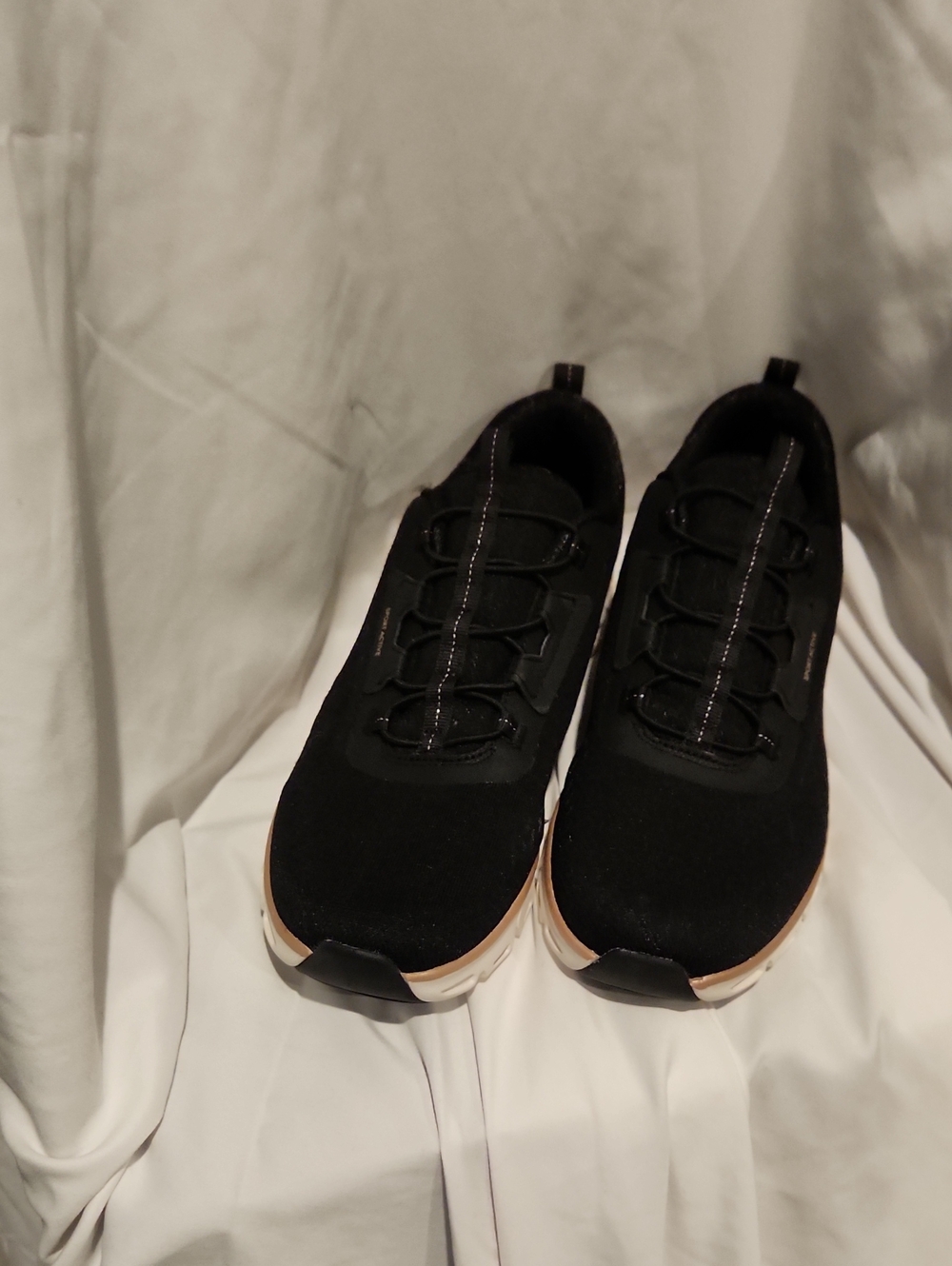 NWOT Skechers Glide-Step Align Black Mesh Bungee Comfort Sneakers Size 10